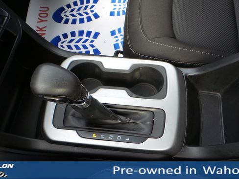 Used 2022 Chevrolet Colorado LT w/ LT Convenience Package image 17