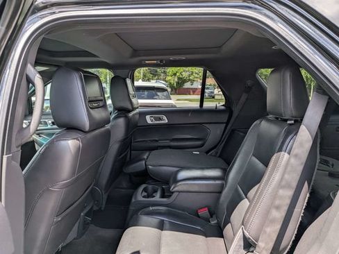 Used 2013 Ford Explorer XLT FWD image 17