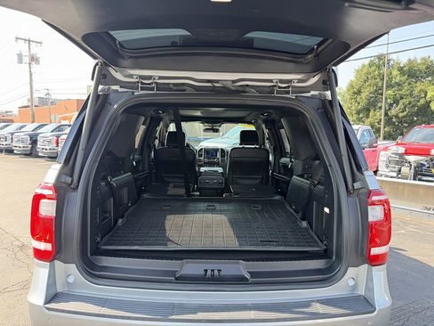 Used 2021 Ford Expedition XLT AWD/4WD image 7