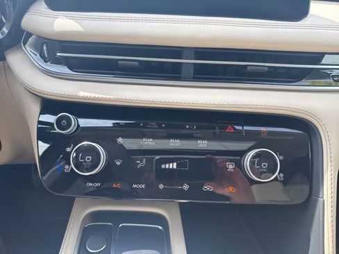 Certified 2023 INFINITI QX60 Luxe w/ Cargo Package AWD/4WD image 19