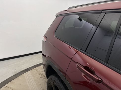 Used 2023 Jeep Grand Cherokee L Laredo image 24