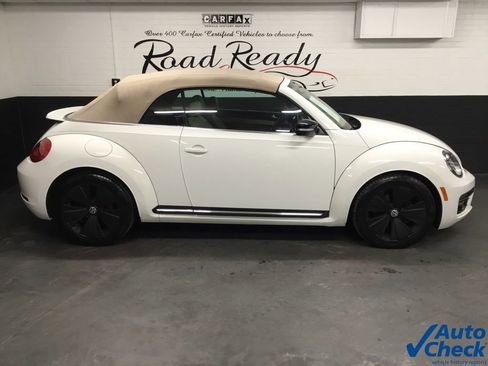 Used 2013 Volkswagen Beetle 2.0T image 12