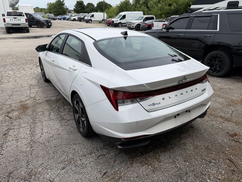 Used 2023 Hyundai Elantra Limited FWD image 11