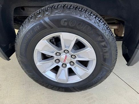 Used 2019 GMC Sierra 1500 SLE w/ SLE Value Package AWD/4WD image 38
