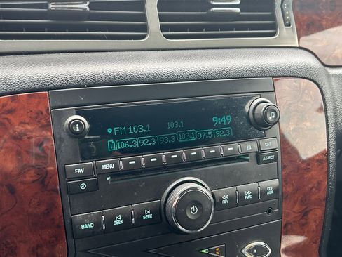 Used 2011 Chevrolet Avalanche LT w/ Texas Edition image 12