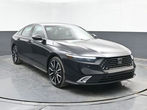 New 2026 Honda Accord Touring image 2