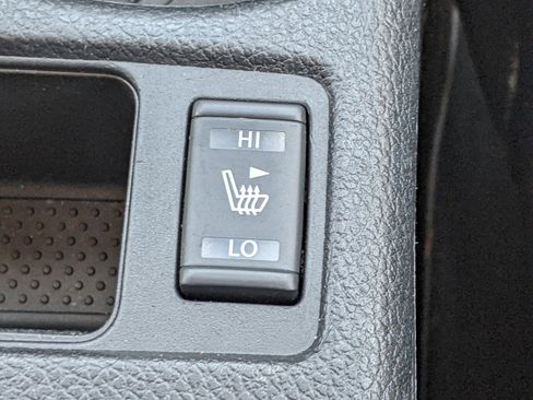 Used 2018 Nissan Rogue SL w/ Premium Package image 29