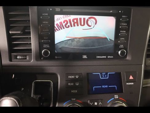 Used 2019 Toyota Sienna SE Premium FWD image 23