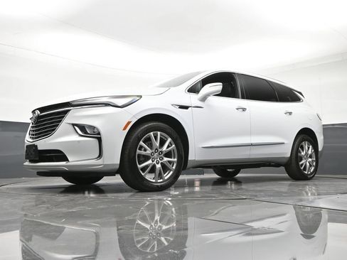 Used 2023 Buick Enclave Essence w/ Experience Buick Package AWD/4WD image 26