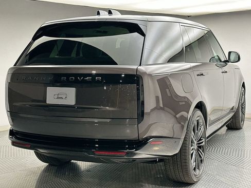 New 2026 Land Rover Range Rover Long Wheelbase SE AWD/4WD image 11