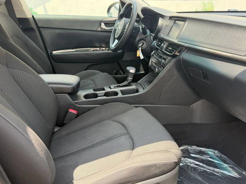 Used 2018 Kia Optima LX FWD image 9