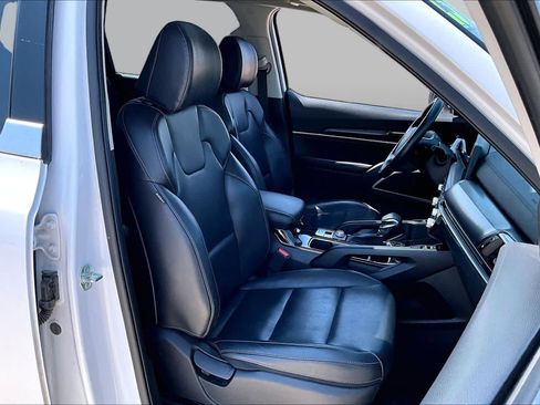 Used 2025 Kia Telluride S FWD image 8