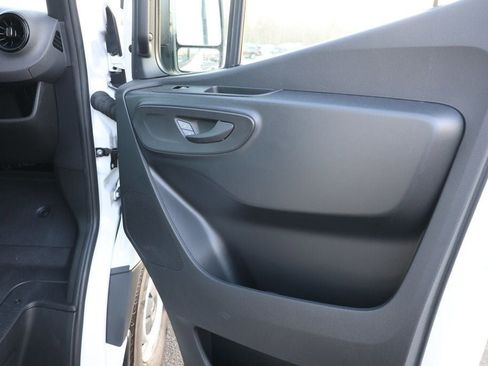 Used 2025 Mercedes-Benz Sprinter 2500 image 29