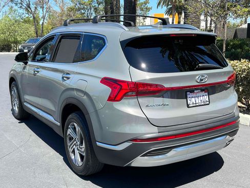 Used 2022 Hyundai Santa Fe SEL w/ Convenience + Premium Package FWD image 2