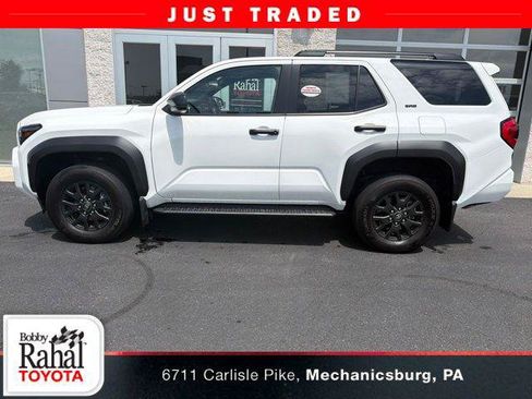 Certified 2025 Toyota 4Runner SR5 AWD/4WD image 1