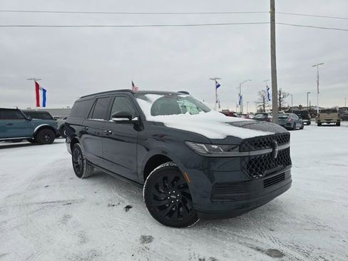New 2026 Lincoln Navigator L Reserve w/ Jet Appearance Package AWD/4WD image 1