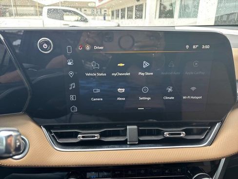 Used 2025 Chevrolet Equinox ACTIV w/ Safety and Technology Package FWD image 28