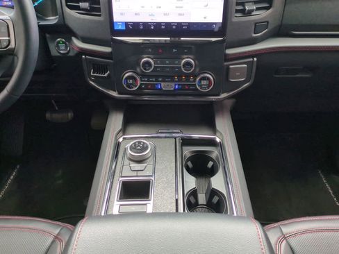 Used 2024 Ford Expedition Limited RWD image 19
