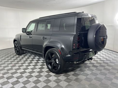 New 2025 Land Rover Defender 110 X-Dynamic SE AWD/4WD image 3