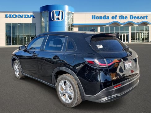 Used 2024 Honda HR-V LX image 3