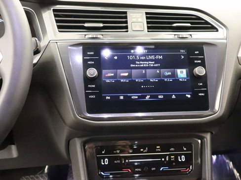 Certified 2023 Volkswagen Tiguan SE image 11