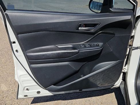 Used 2018 Toyota C-HR XLE image 13