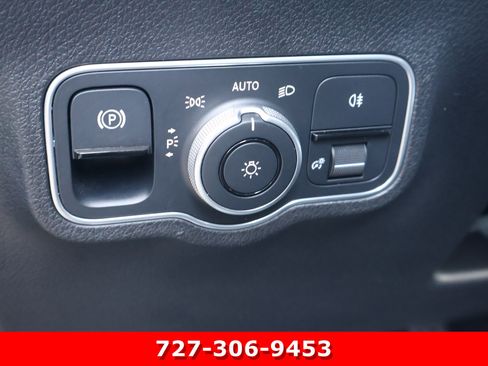 Certified 2024 Mercedes-Benz GLB 250 image 25