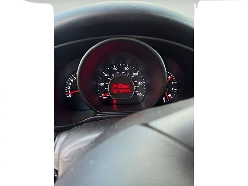 Used 2015 Kia Soul + image 1