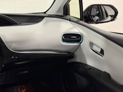 Used 2017 Toyota Prius Four w/ Premium Convenience Package image 37