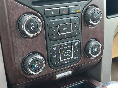 Used 2014 Ford F150 King Ranch w/ King Ranch Luxury Package AWD/4WD image 33