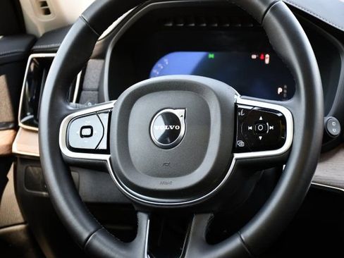 Certified 2025 Volvo XC90 B6 Plus AWD/4WD image 21