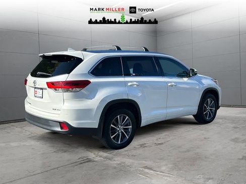 Certified 2018 Toyota Highlander XLE AWD/4WD image 5