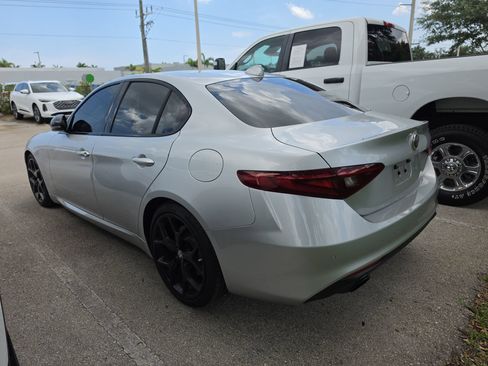 Used 2020 Alfa Romeo Giulia Ti w/ Nero Edizione RWD image 4