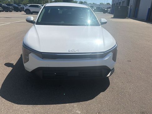 Used 2025 Kia K4 FWD image 8