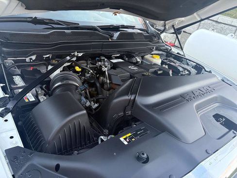 Used 2019 RAM 3500 Big Horn image 17