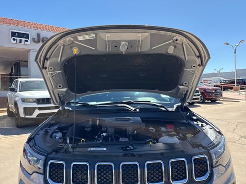Used 2023 Jeep Compass Latitude w/ Sun and Sound Group AWD/4WD image 40