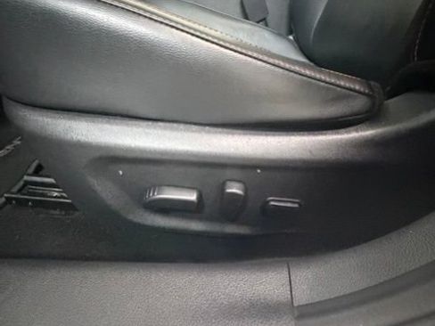 Used 2025 Nissan Sentra SR w/ SR Premium Package FWD image 14
