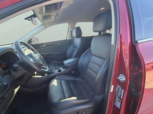 Used 2017 Kia Sorento LX w/ LX Convenience Package image 15