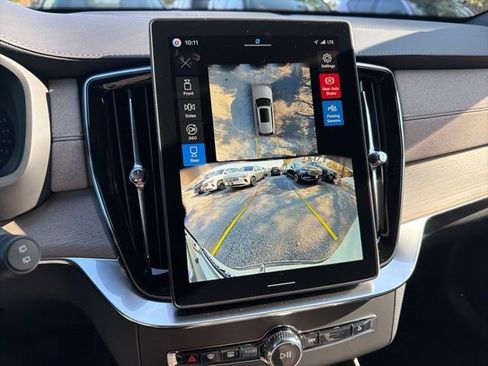 New 2026 Volvo XC90 B6 Plus w/ Protection Package Premier image 24