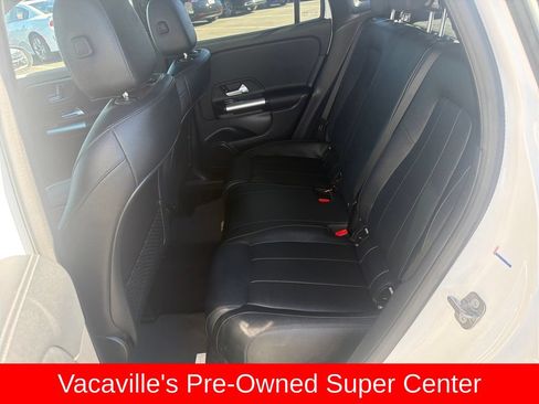 Used 2025 Mercedes-Benz GLA 250 4MATIC image 23