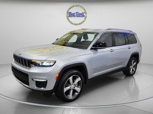 Used 2021 Jeep Grand Cherokee L Limited AWD/4WD image 2
