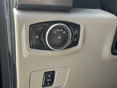 Used 2017 Ford F550 4x4 SuperCab Super Duty w/ XLT Value Package image 33
