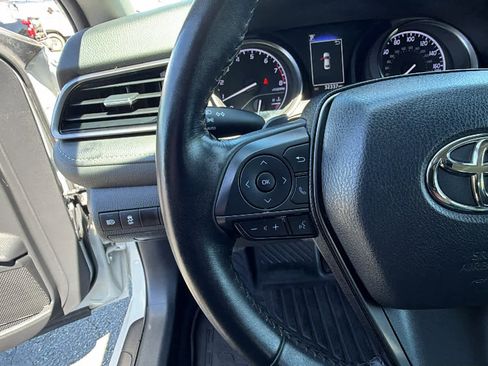 Used 2023 Toyota Camry SE FWD image 19