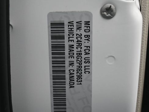 Used 2023 Chrysler Pacifica Touring-L image 19