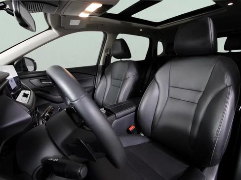 Used 2024 Nissan Rogue SL w/ SL Premium Package FWD image 30