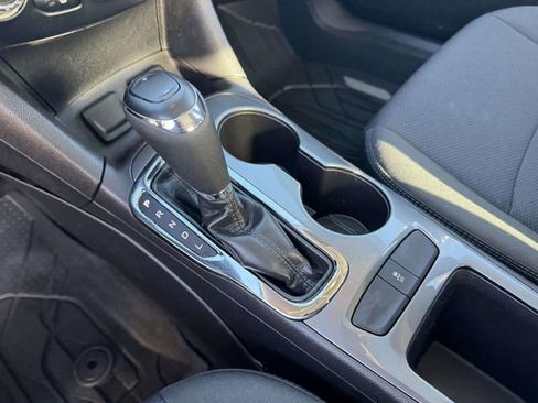 Used 2018 Chevrolet Cruze LT w/ Sun And Sound Package FWD image 22