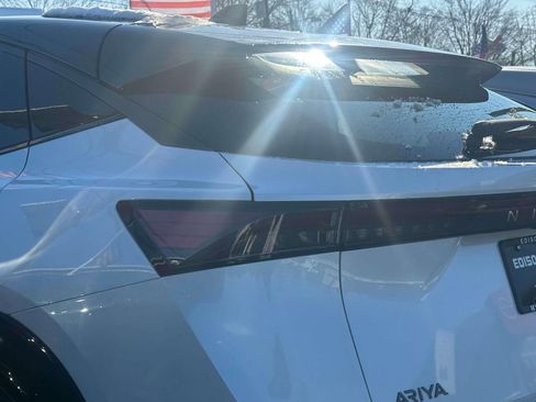 Used 2023 Nissan Ariya AWD image 8