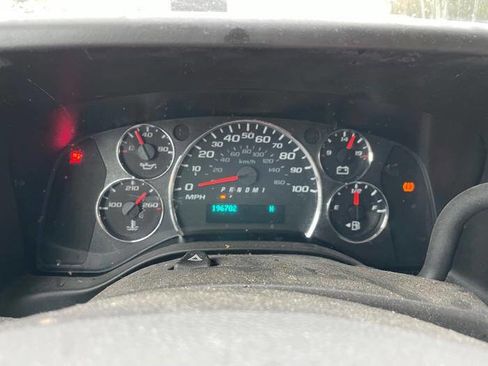 Used 2016 Chevrolet Express 2500 image 32