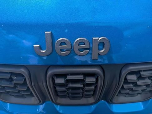 Used 2025 Jeep Compass Trailhawk AWD/4WD image 9