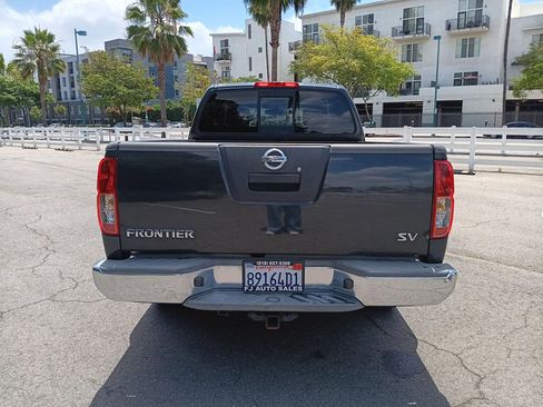 Used 2012 Nissan Frontier SV RWD image 8